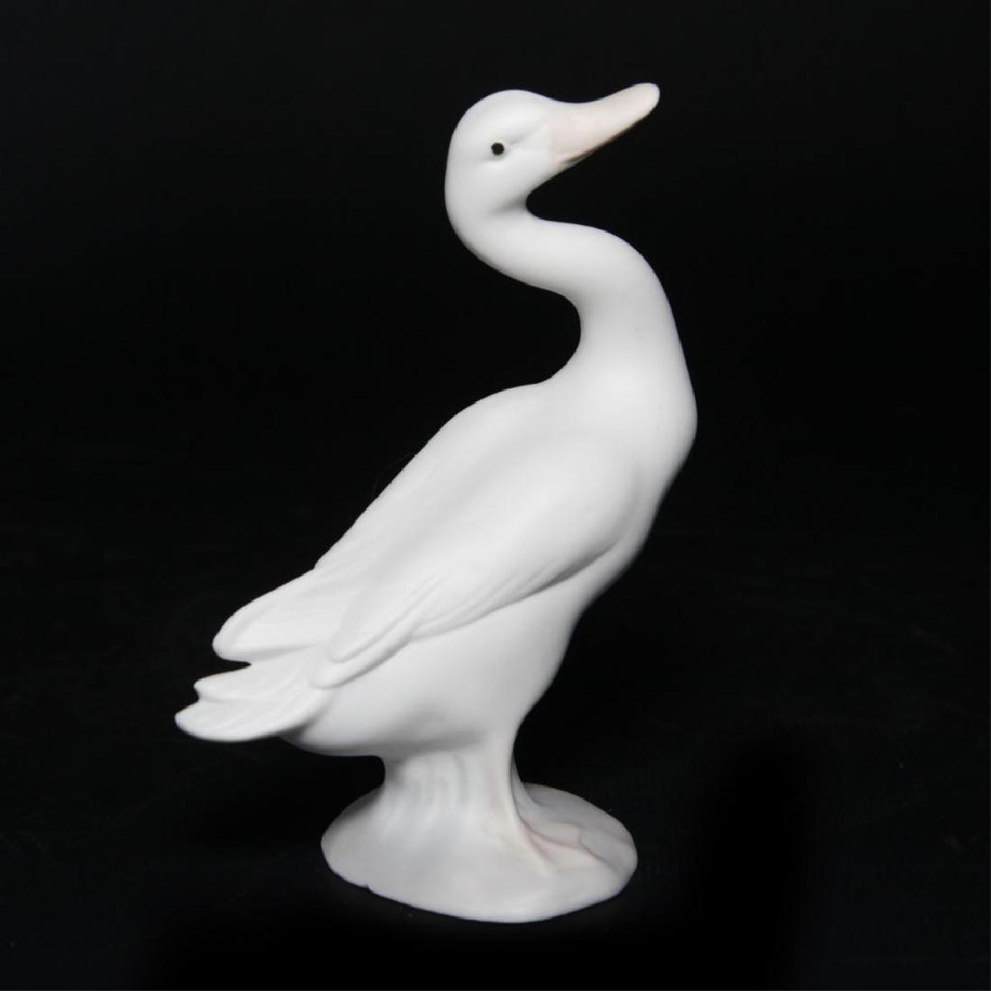 LLADRO LITTLE DUCK 4552 FIGURINE (1 of 3)