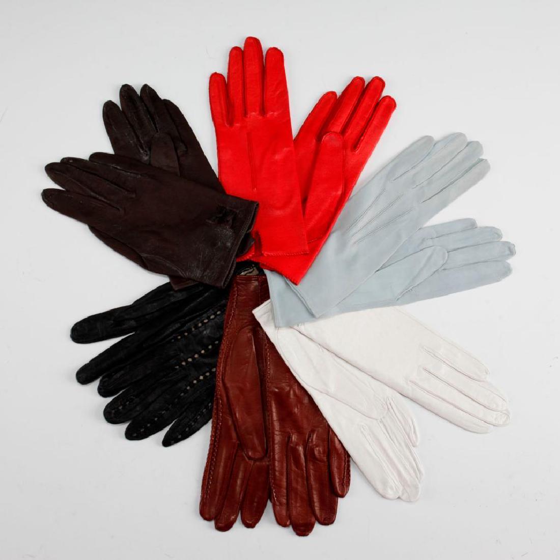 6 PAIRS OF VINTAGE LADIES KID LEATHER GLOVES (1 of 3)