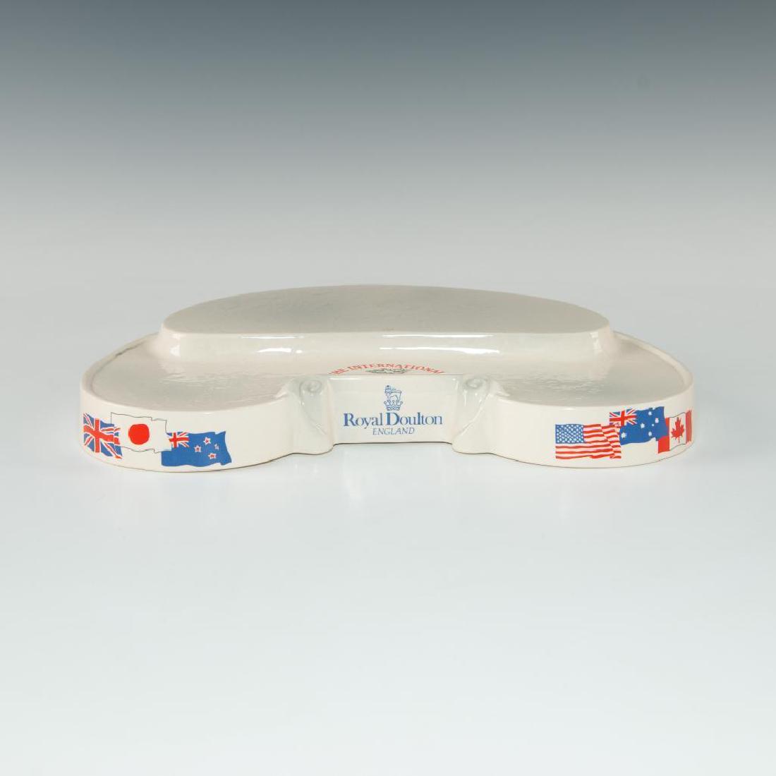 ROYAL DOULTON SMALL CHARACTER JUGS DISPLAY BASE (1 of 4)