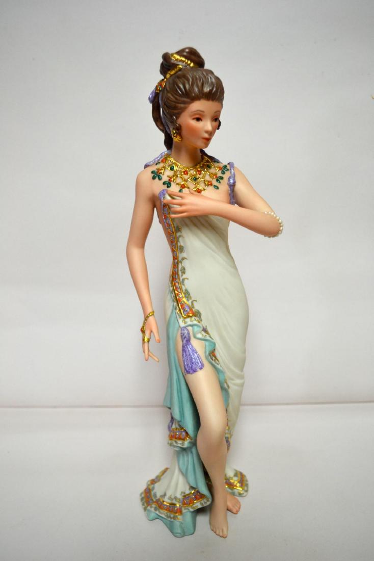 CYBIS PORCELAIN BATHSHEBA (1 of 4)