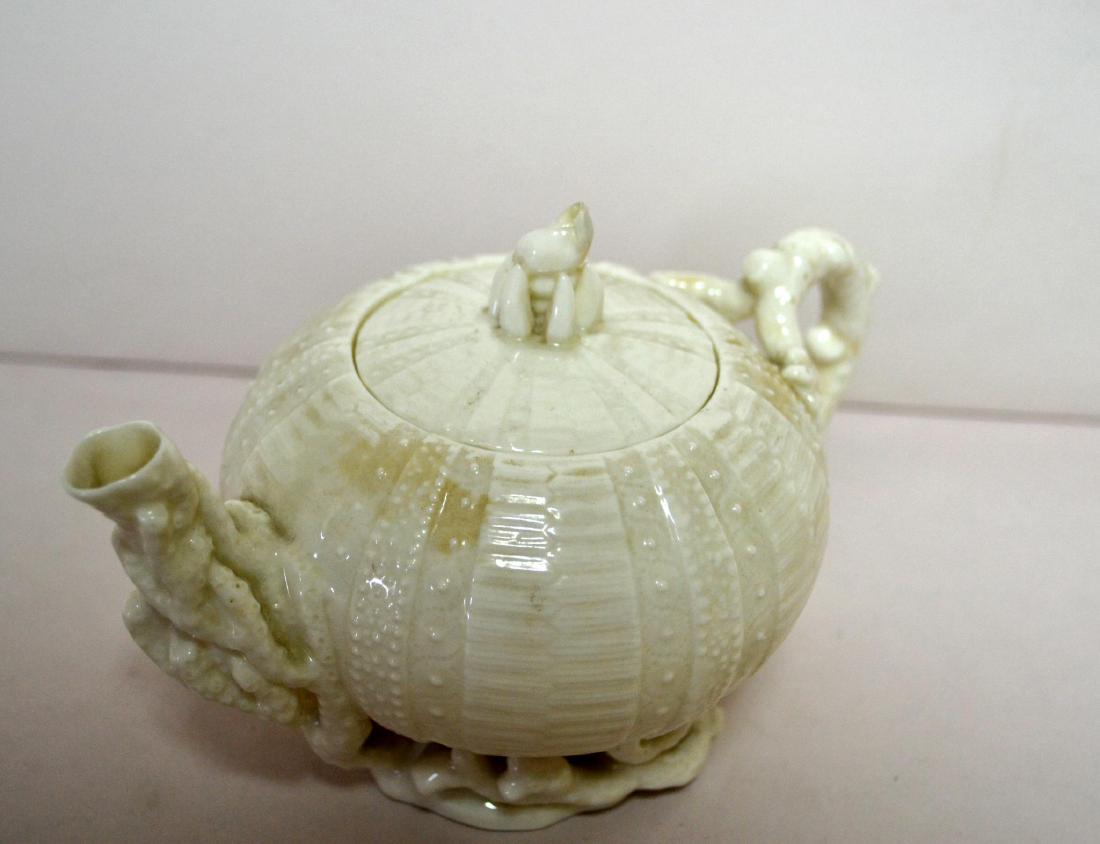 BELLEEK TEAPOT W/LID BLACK MARK RARE AND EARLY (1 of 4)