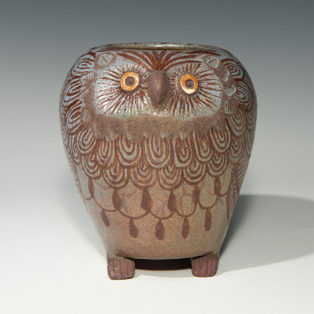 CERAMIC OWL VASE BY FRANCOIS RATY (1928-1982): Ceramic owl vase by Francois Raty(1928-1982) Ceramic owl vase designed by famous artist Francois Raty (1928-1982).Signed on the bottom.Dia 4.75".Height:5.75" Artist: Francois Raty Dimensions: H:5.75"