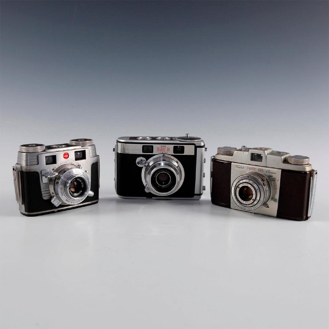 RETRO LOT OF THREE 50'S ERA KODAK FAMILY CAMERAS (1 of 8)