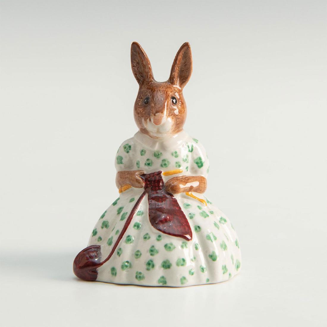 ROYAL DOULTON BUNNYKINS FIGURINE BUSY NEEDLES DB10 (1 of 5)