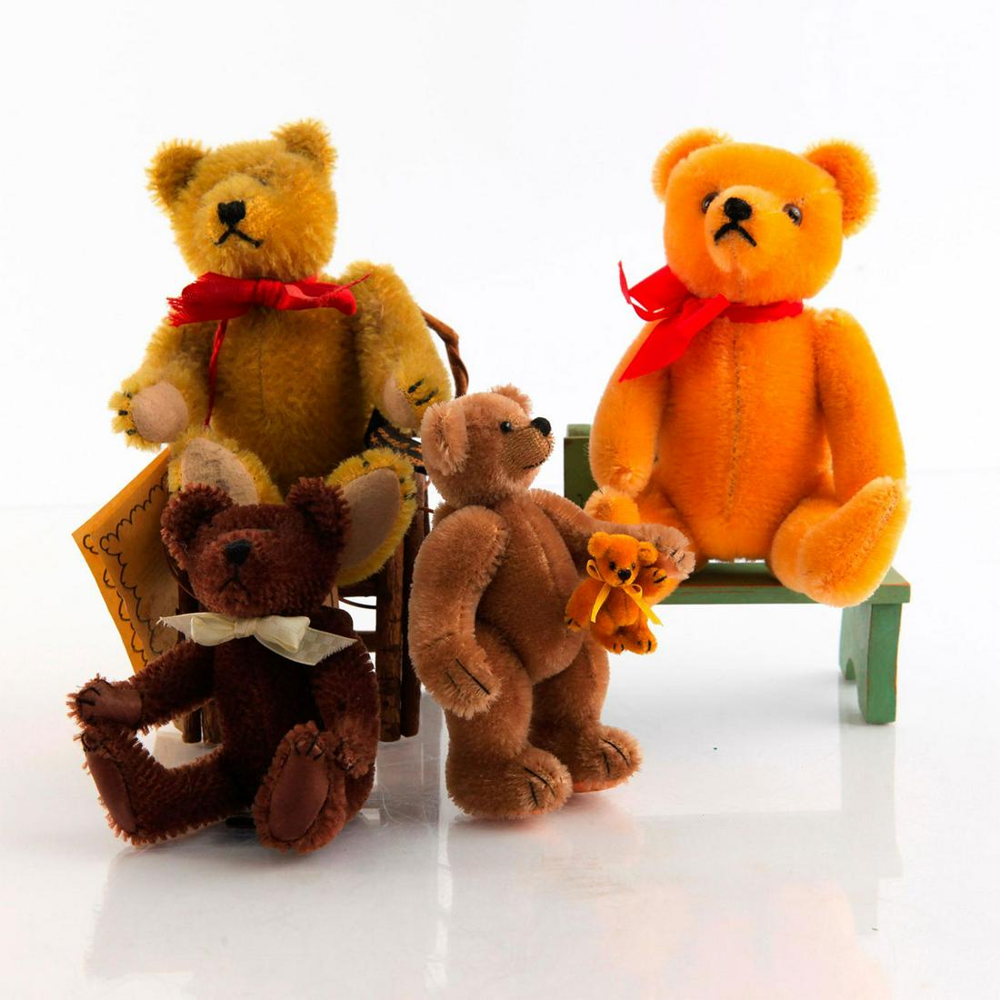 GROUP OF 4 MINIATURE BEARS (1 of 7)