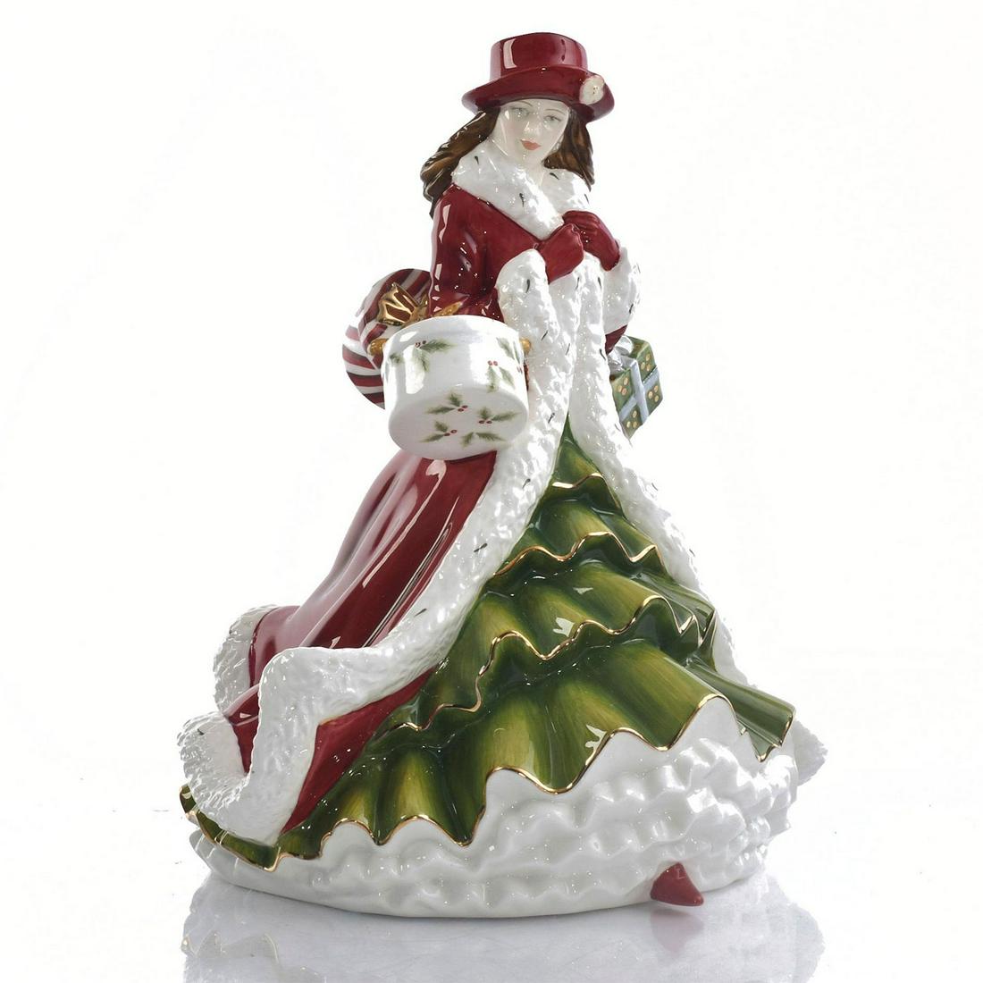 ROYAL DOULTON FIGURINE, CHRISTMAS DAY 2010 HN5379 (1 of 5)