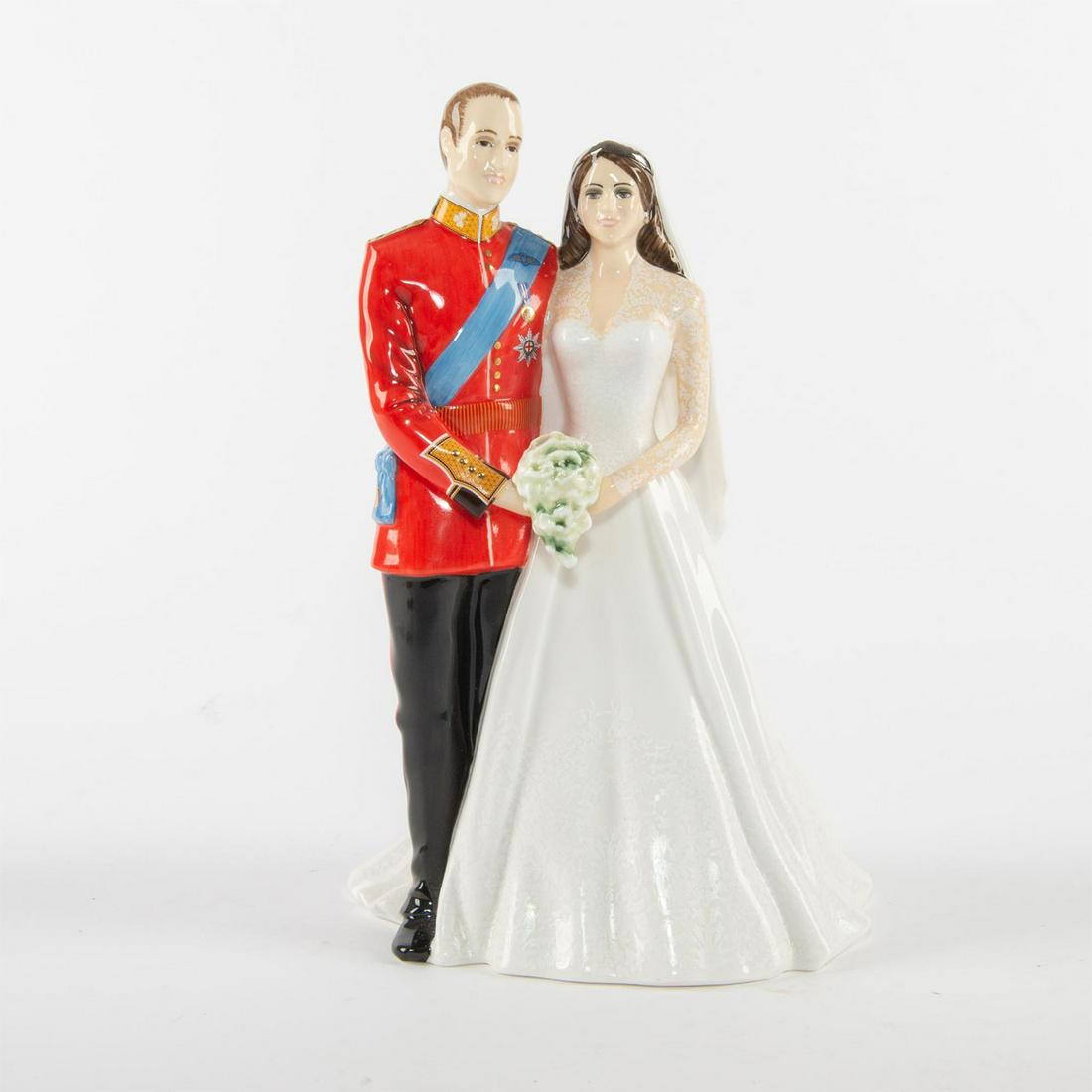 KNIGHTSBRIDGE FIGURINE, DUKE & DUCHESS OF CAMBRIDGE K1 (1 of 5)