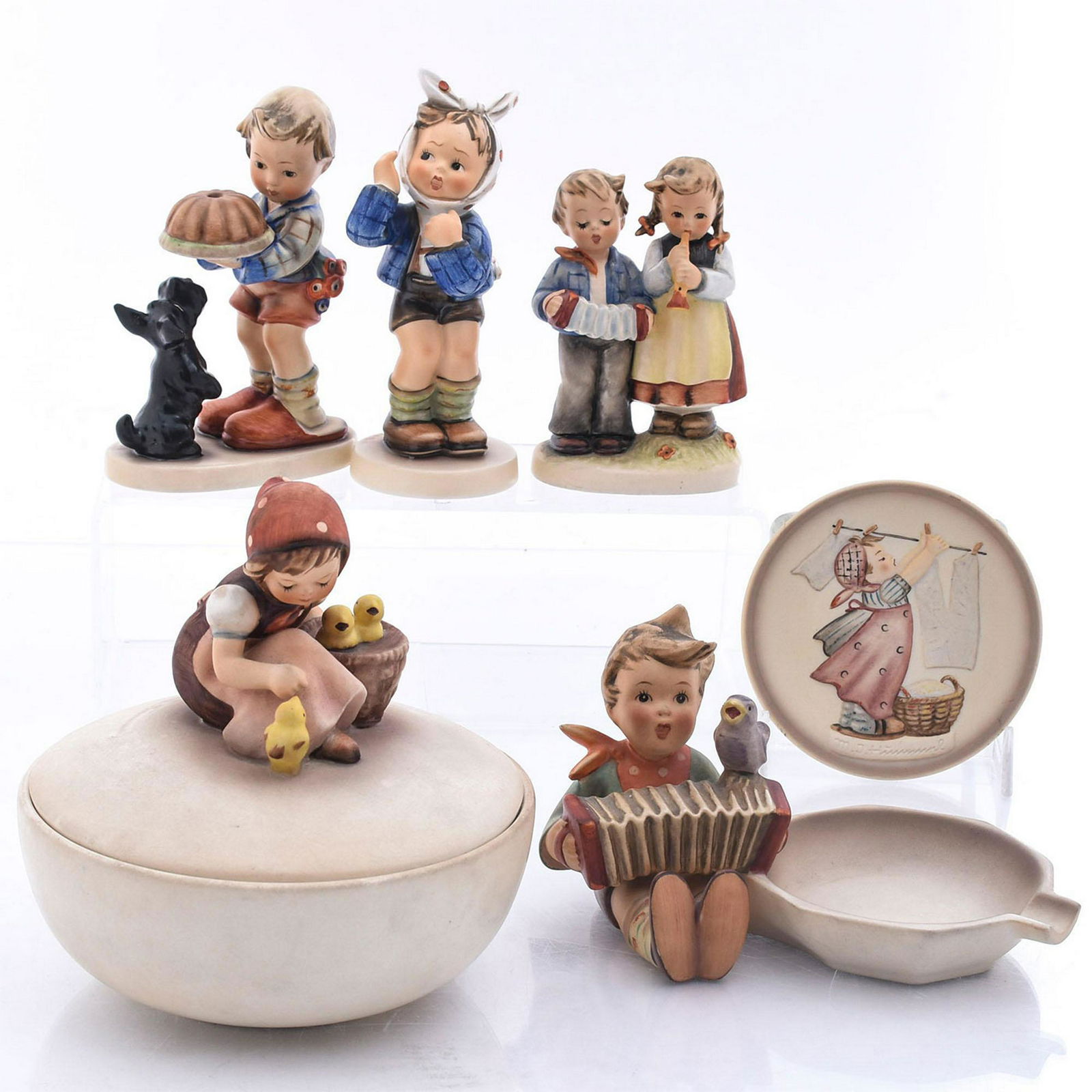 1989 Goebel Hummel Miniature Plate WASH DAY
