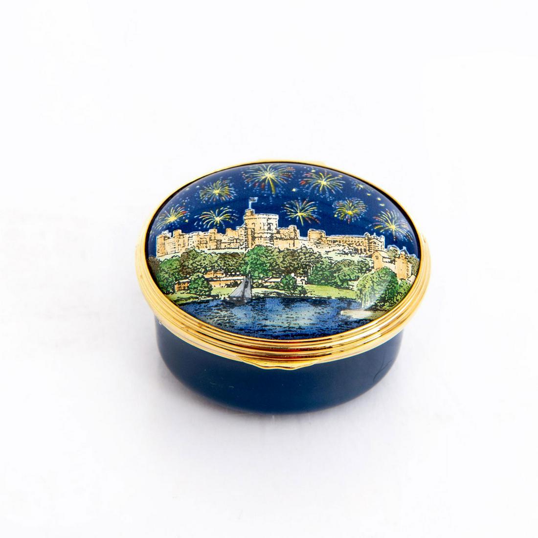 HALCYON DAYS ENAMEL TRINKET BOX QE II GOLDEN JUBILEE: Commemorating Queen Elizabeth II 50th anniversary. Collector Box. Hand decorated, cobalt blue with gilt highlights. Collector box. Stamped to bottom HALCYON DAYS and other marks. Issued: 2002 Dimensio