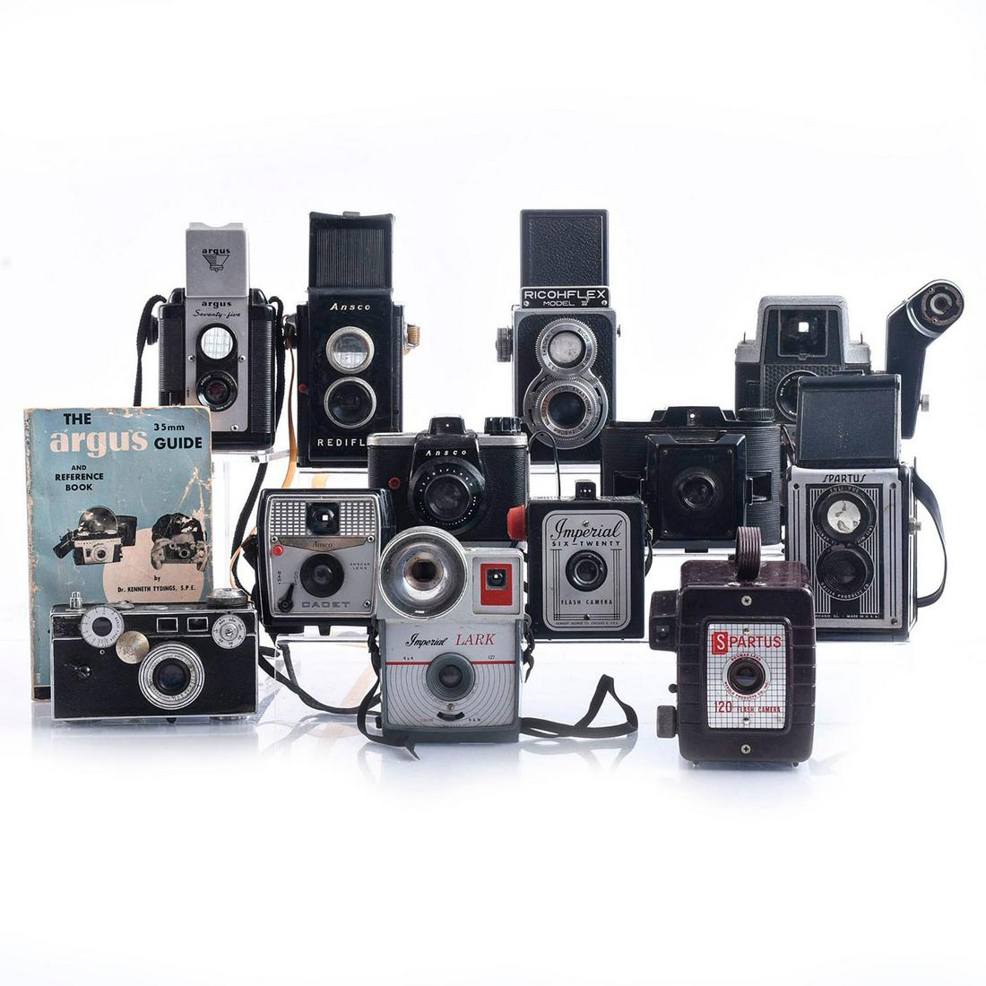 GROUP OF 12 VINTAGE FILM CAMERAS, ARGUS REFERENCE BOOK (1 of 10)