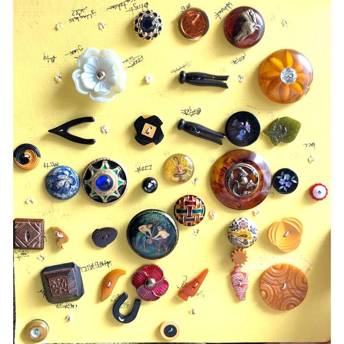CARD OF ASSORTED PLASTIC BUTTONS INCLUDING BAKELITE: 35 S/M/L plastic buttons, in assorted techniques, including many Bakelite, like a brass horse head on Mock Tortoise, several flats, and also includes a beautiful Russian Lacquer scene. Solheim collect
