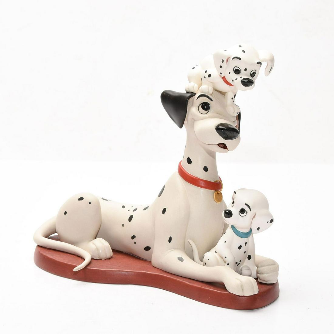 DISNEY CLASSICS GROUP FIGURINE, PROUD PONGO & PUPPIES: 101 Dalmatians Dad, pups. Certificate Authenticity. DISNEY stamp. Stamped to base WALT DISNEY CLASSICS COLLECTION OFFICIAL DISNEYANA CONVENTION 1996 WALT DISNEY RESORT. Collectors box. Issued: 1996 Di