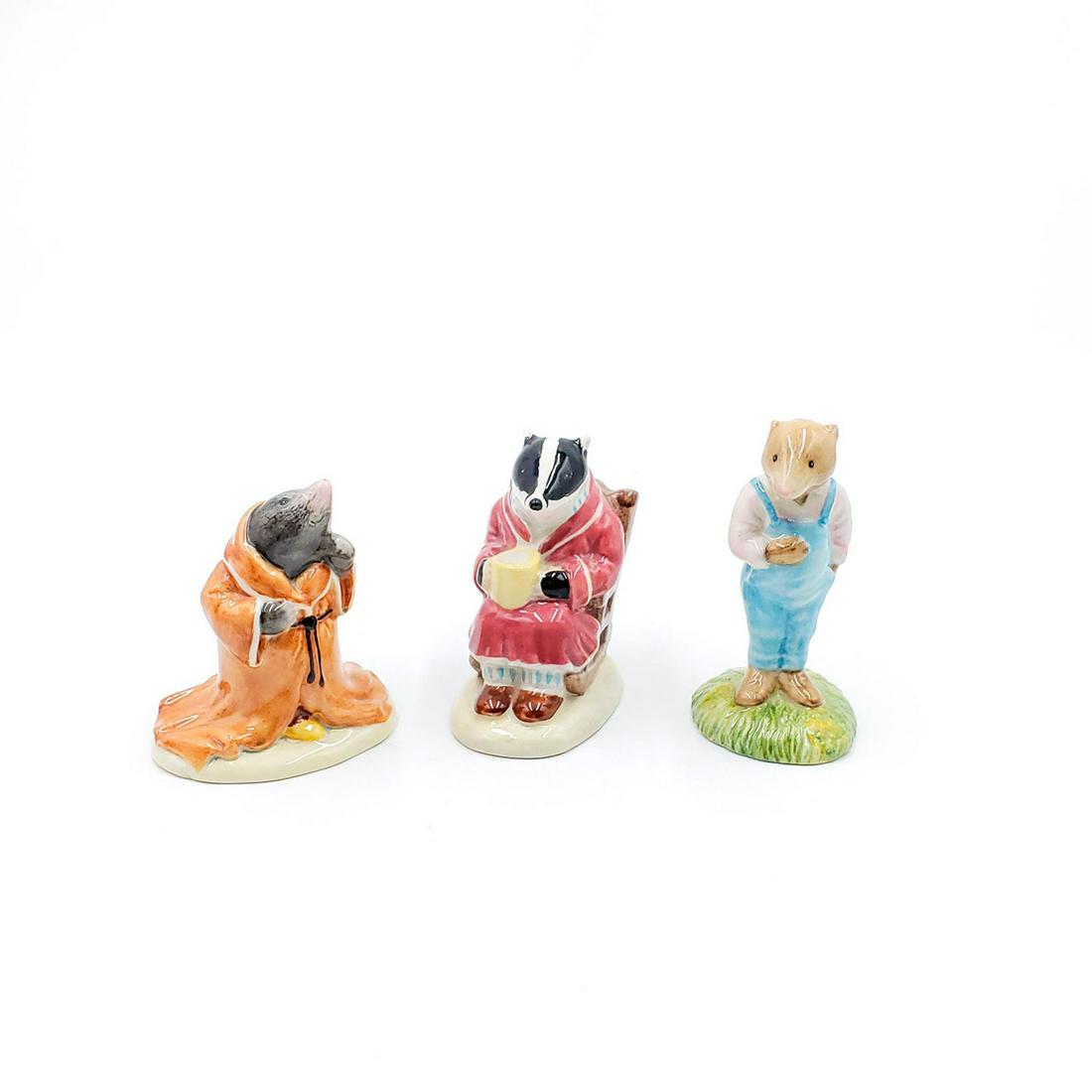 3 ROYAL ALBERT THE WIND IN THE WILLOWS FIGURINES: Ratty AW3, Mole AW4, Badger AW2, Albert backstamp. Issued: 1987 Dimensions: 4"H, tallest Manufacturer: Royal Albert Country of Origin: England