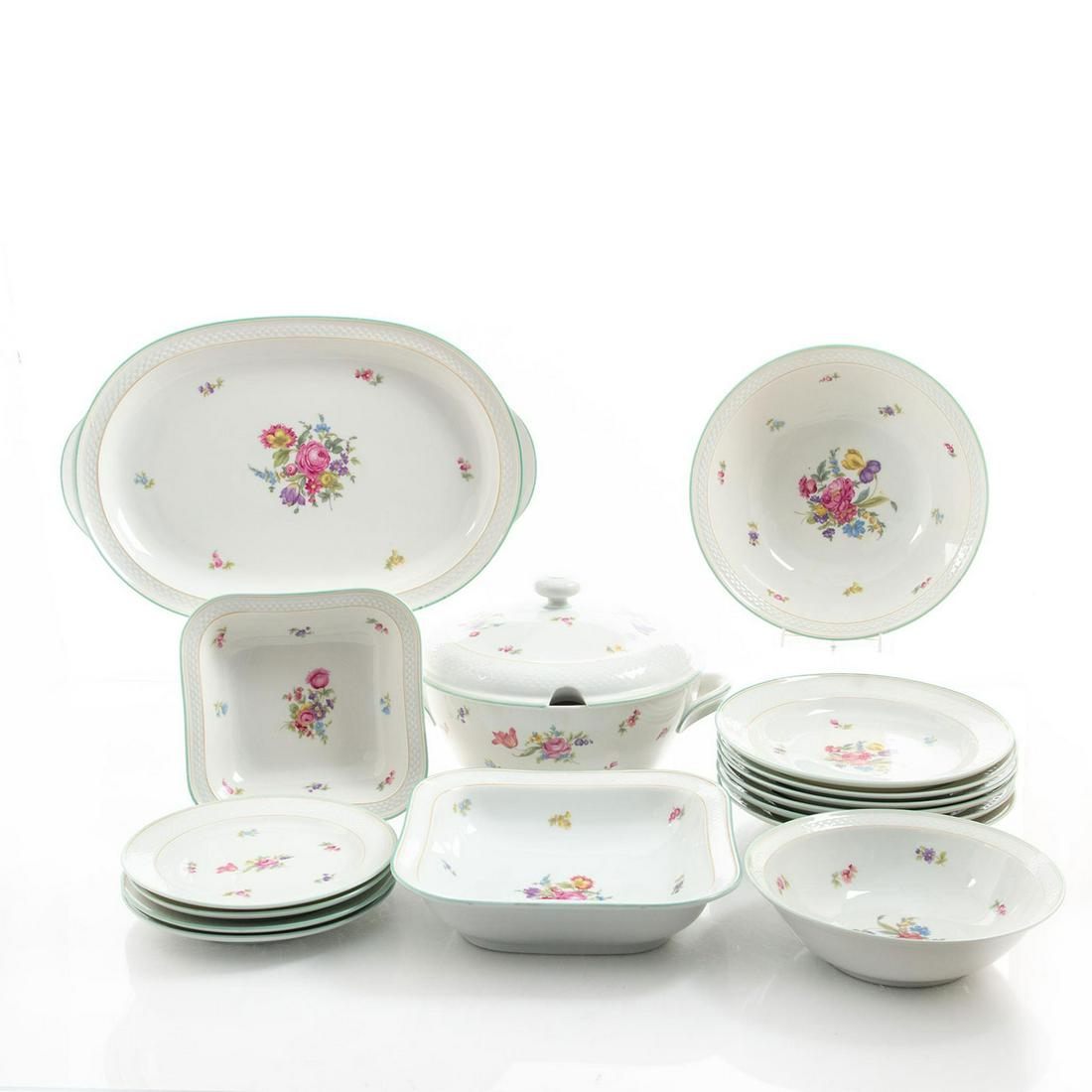 16 PC THOMAS DINNERWARE SET 7138: 6 dinner plates, 4 sm plates, tray, lidded bowl, 4 serving bowls. Ceramic set with floral design. All pieces marked 7138 on base.THOMAS GERMANY backstamp. Issued: 20th c. Dimensions: 15.75"L x 10.25"W