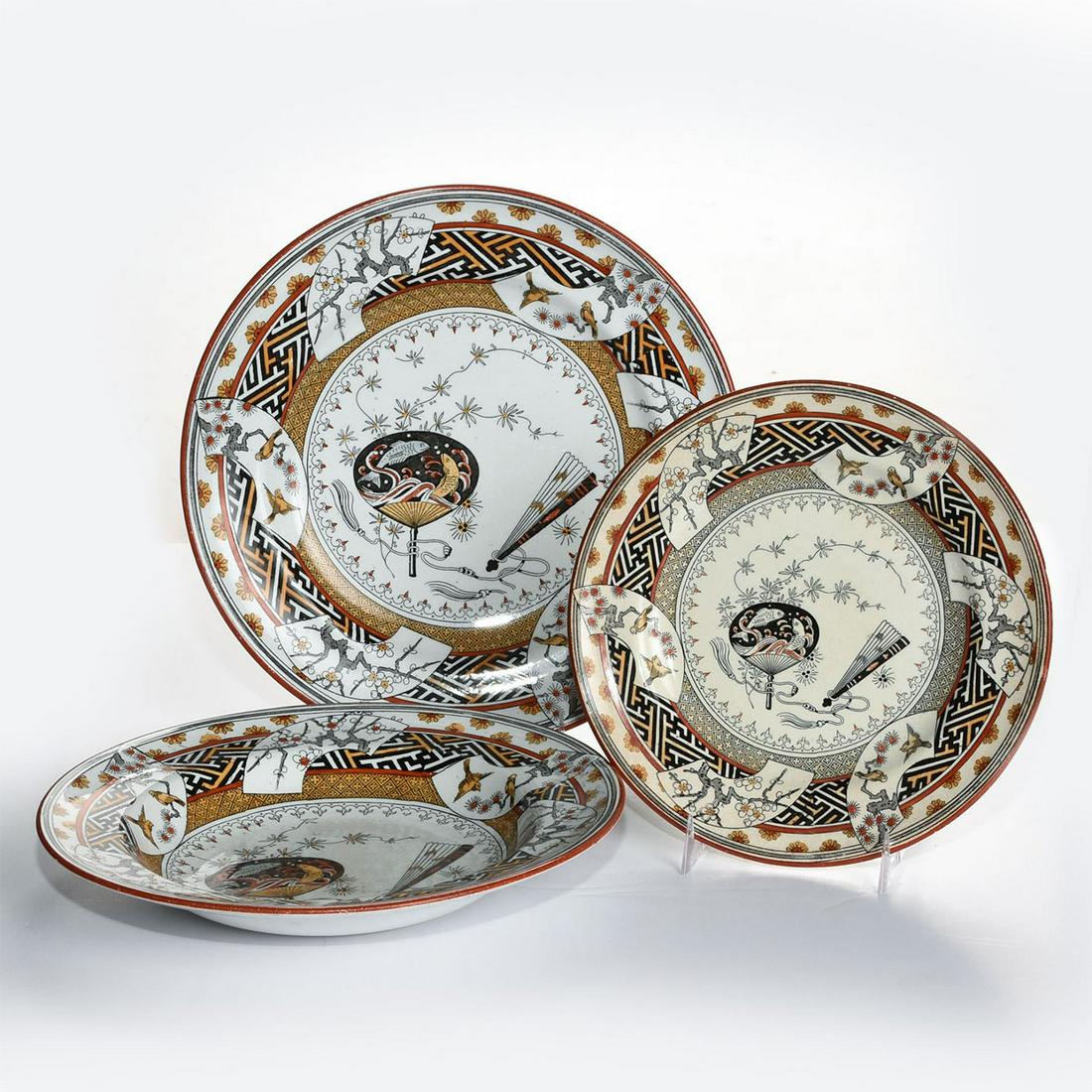 20 PC. MINTONS BOMBAY JAPANESE TRANSFER DISHES: 8 dinner plates, 7 large bowls, and 5 salad plates. Marked on bottom Mintons. Issued: 20th c. Dimensions: 10"W, largest Manufacturer: Mintons Country of Origin: Japan