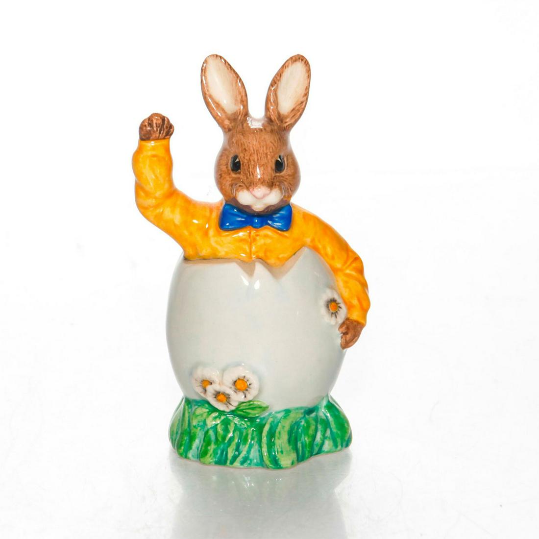 ROYAL DOULTON BUNNYKINS FIGURINE EASTER GREETINGS DB149: Yellow, green, white, brown. Stamped to base. Artist: Warren Platt Issued: c. 1995 Dimensions: 3.75"H Manufacturer: Royal Doulton Country of Origin: England