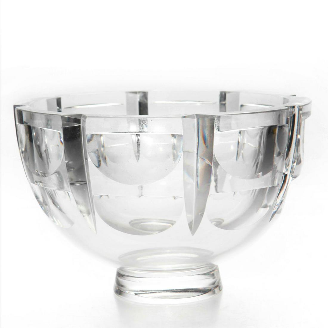 ORREFORS THOUSAND WINDOWS ART DECO SWEDISH CRYSTAL BOWL: Artist Simon Gate, signed. Striking encircled demilune pattern. Artist: Simon Gate Issued: c. 1935 Dimensions: 4.5"H x 7.25"D Manufacturer: Orrefors Country of Origin: Sweden