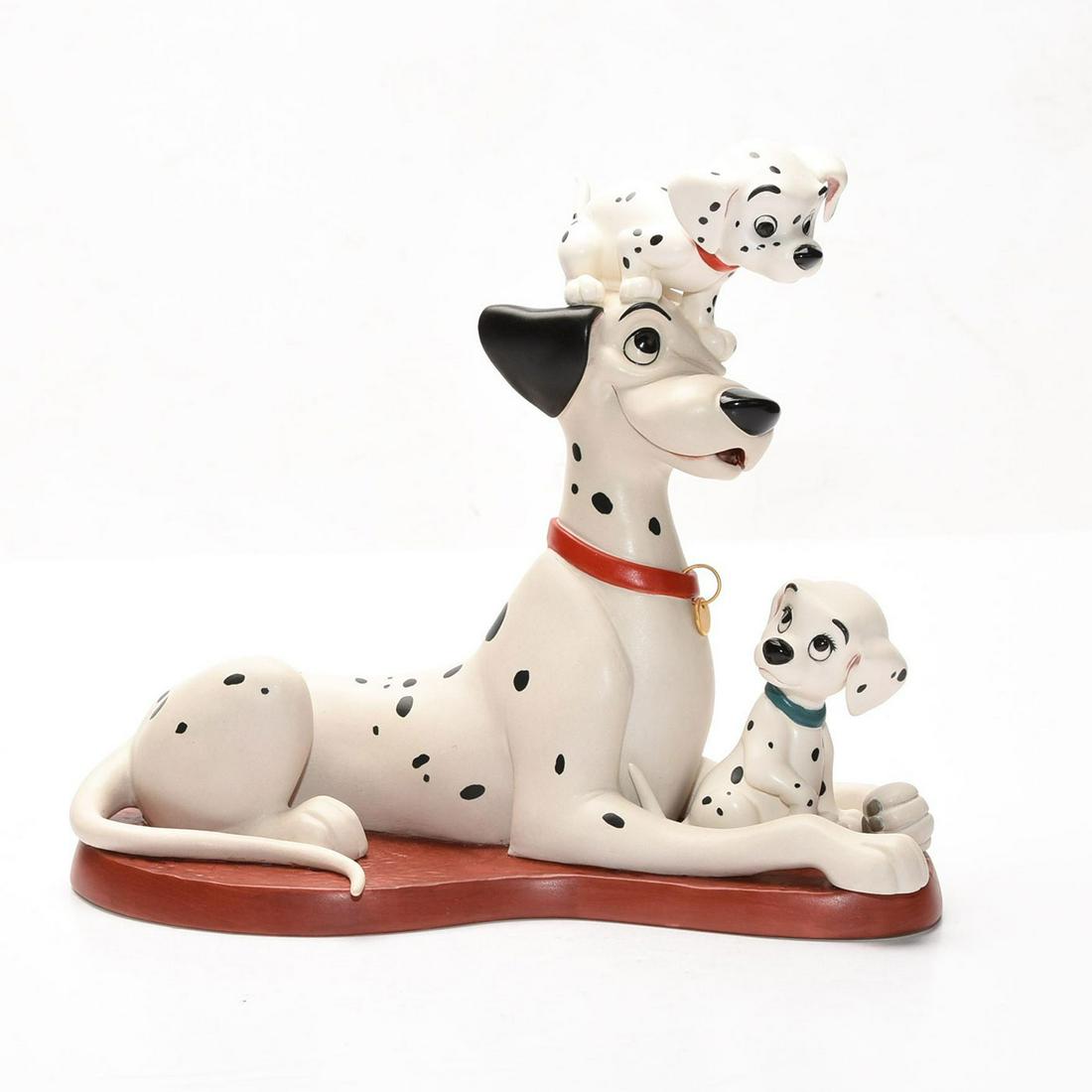 DISNEY CLASSICS GROUP FIGURINE, PROUD PONGO & PUPPIES: 101 Dalmatians Dad, pups. Certificate Authenticity. DISNEY stamp. Stamped to base WALT DISNEY CLASSICS COLLECTION OFFICIAL DISNEYANA CONVENTION 1996 WALT DISNEY RESORT. Collectors box. Issued: 1996 Di