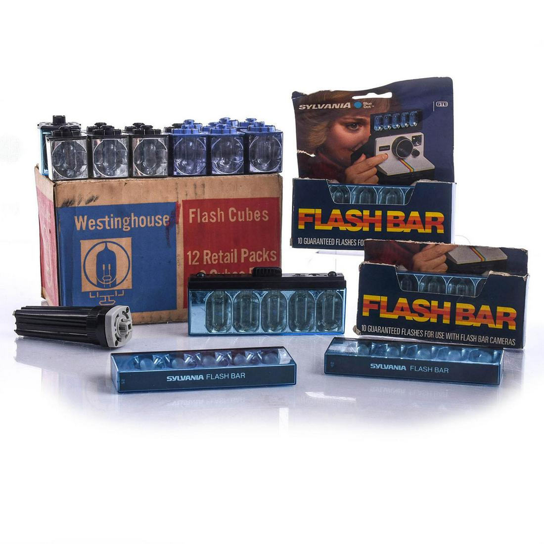 14 FLASH CUBES, 5 FLASH BARS, 1 FLASH EXTENDER (1 of 4)