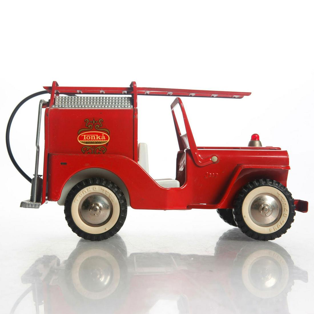 CLASSIC TONKA JEEP FIRE TRUCK WITH HOSE AND LADDER (1 of 4)