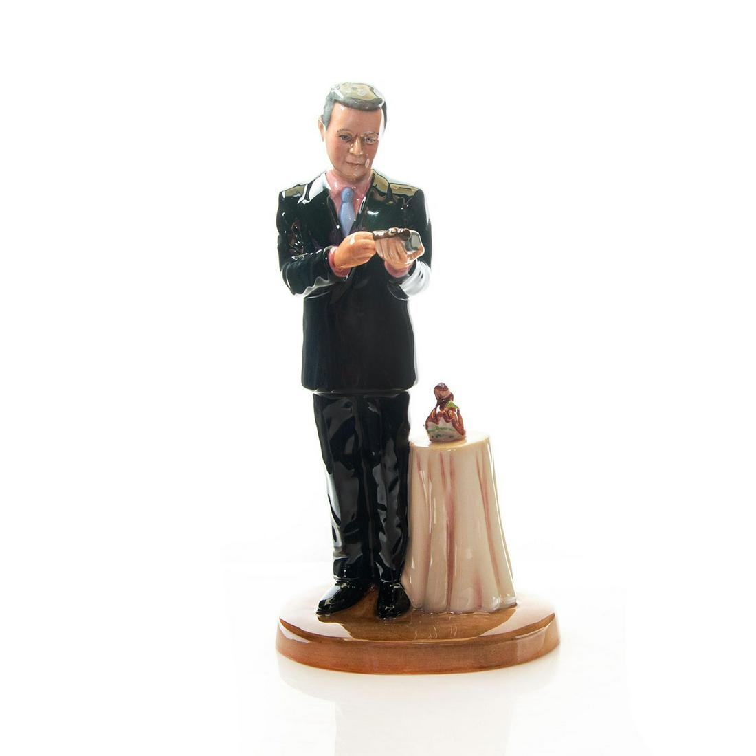 ROYAL DOULTON FIGURINE, MICHAEL DOULTON HN4653 (1 of 4)