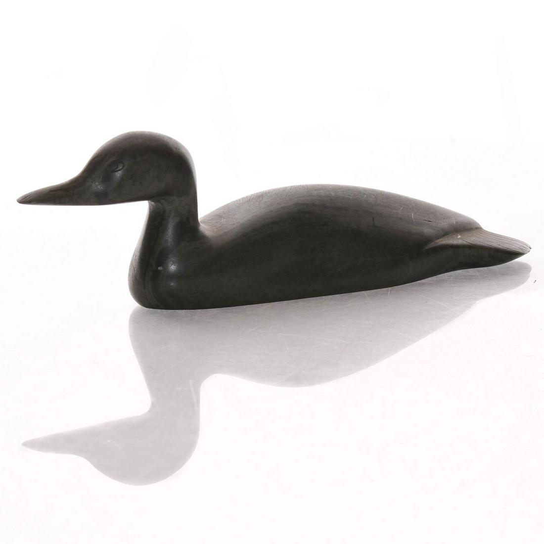 INUIT ESKIMO CARVED STONE SCULPTURE BY SAMWILLIE IQALUQ: Indigenous Canadian soapstone duck. Artist initialed and dated. A rare carved soapstone Inuit tribal duck sculpture, signed and initialed to bottom by Canadian Inuit artist Samwillie Iqaluq (1925-1993