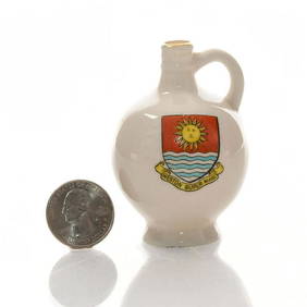 GOSS CRESTED HERALDIC CHINA VASE, WESTON-SUPER-MARE (1 of 3)