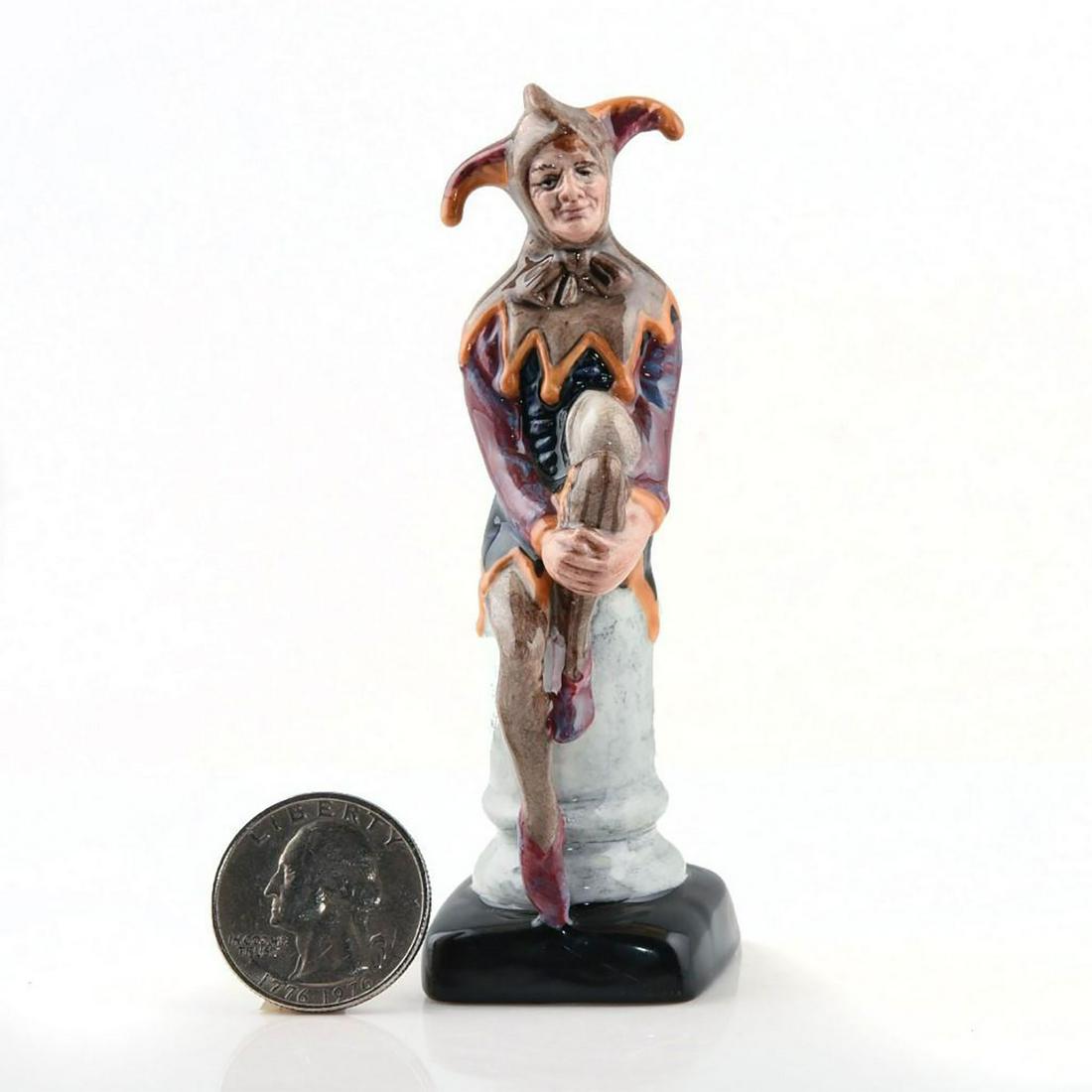 JESTER HN3335 - MINI - ROYAL DOULTON FIGURINE: Designed by C. J. Noke. Royal Doulton has created smaller versions of their most popular character figurines for their Miniatures series. The Royal Doulton International Collector's Club, which ceased