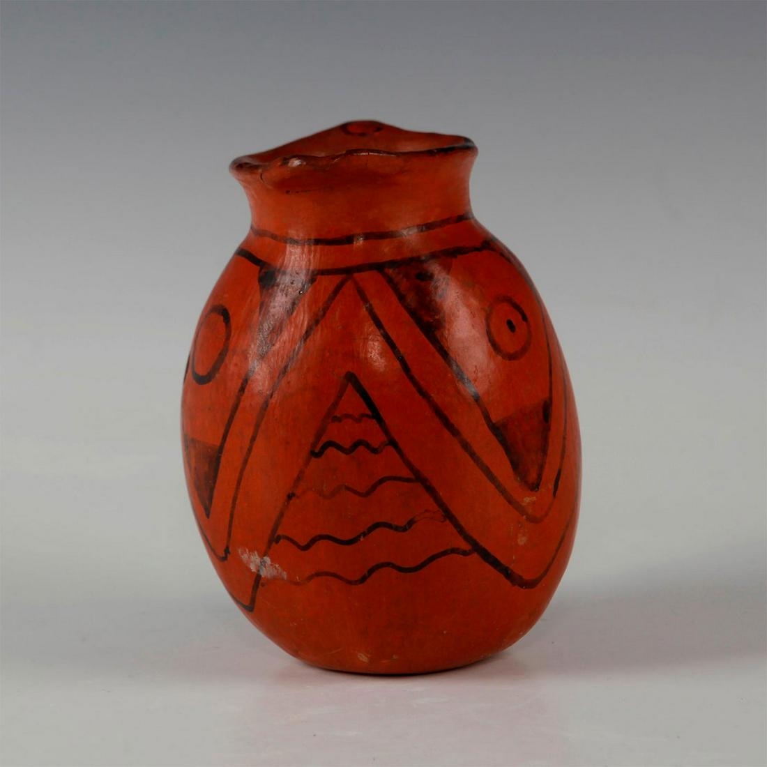 NATIVE AMERICAN TRIBAL PUEBLO POTTERY PITCHER JUG (1 of 4)