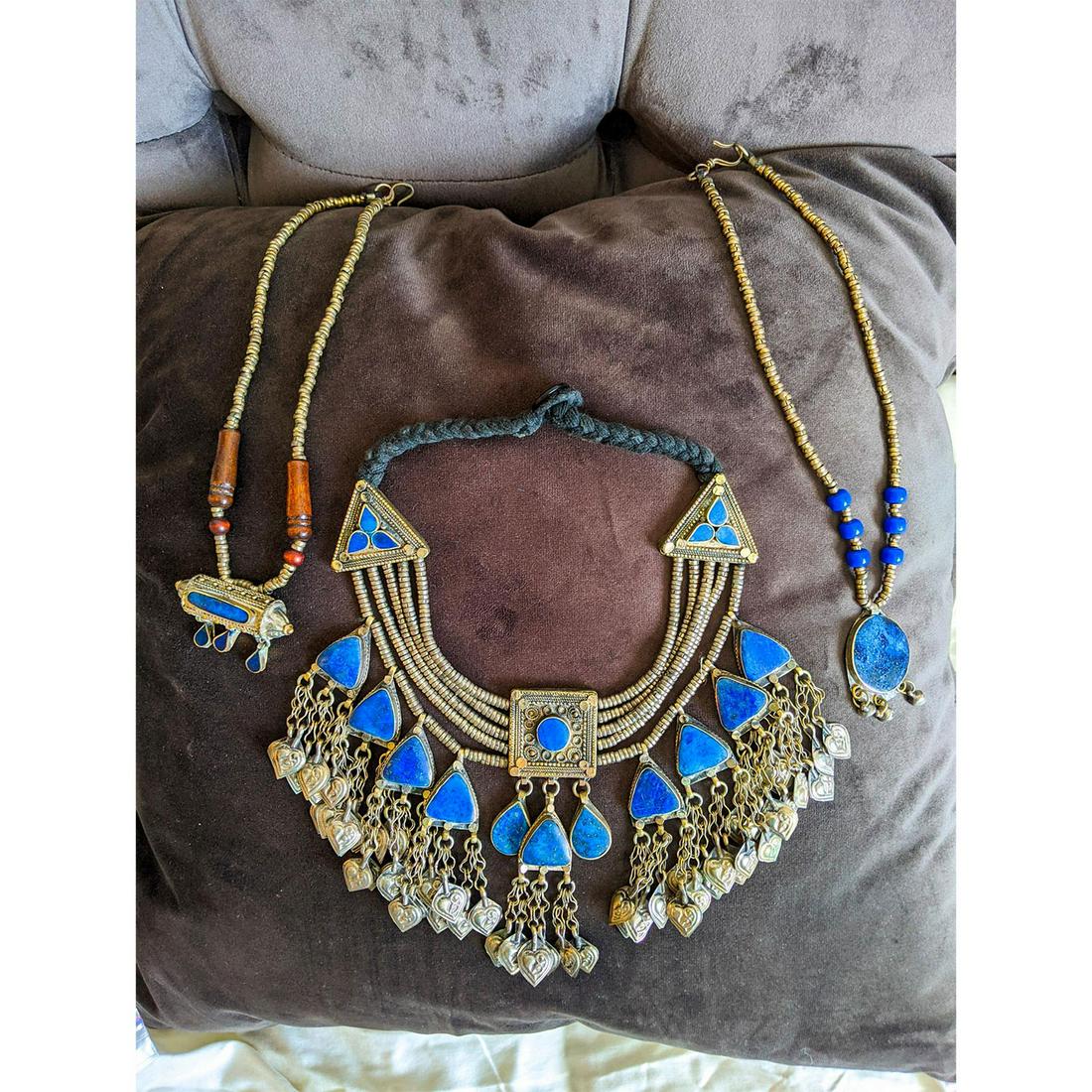 3 VINTAGE KUCHI TRIBAL LAPIS LAZULI STONE NECKLACES (1 of 2)