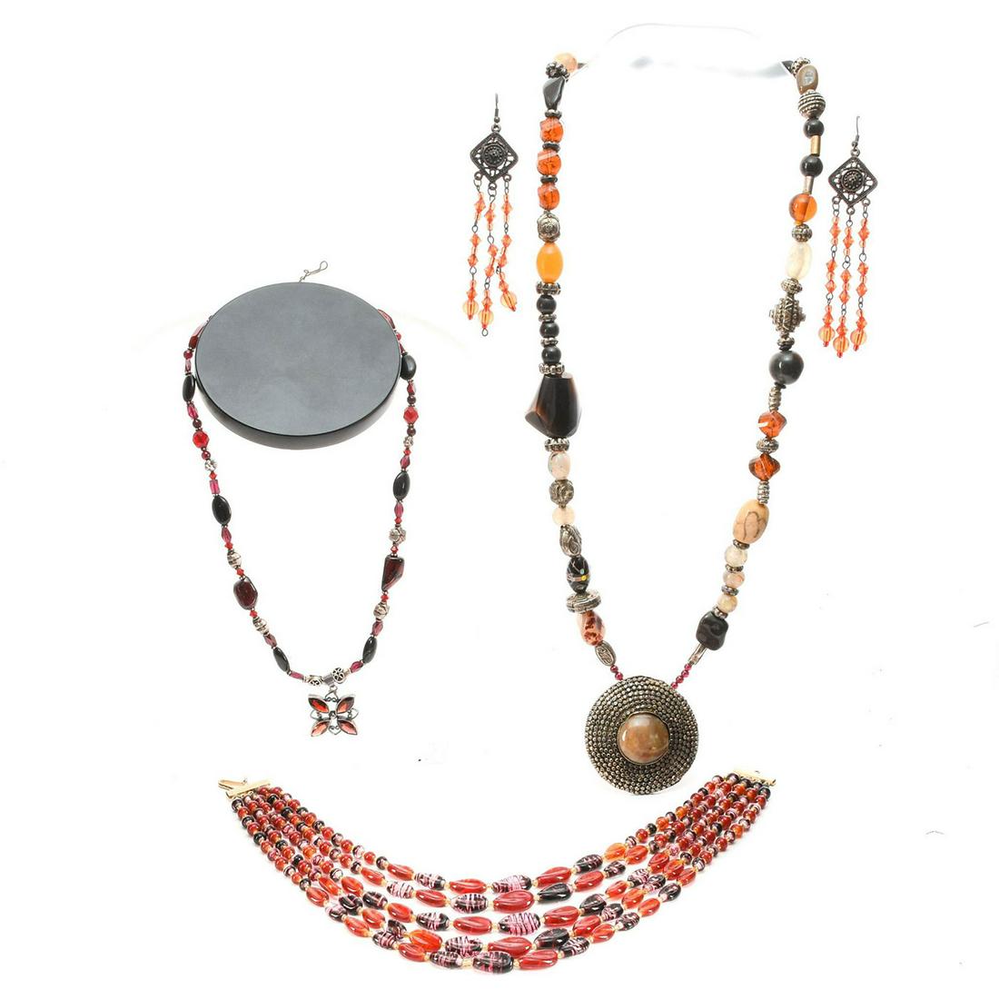 NATURALISTIC STONED NECKLACES WITH MATCHING EARRINGS: 3 necklaces and 1 earring set. Total weight 242g. Necklace sizes 16", 24", 26". Issued: 20th c. Dimensions: Total weight 242g. Provenance: David Farin Collection