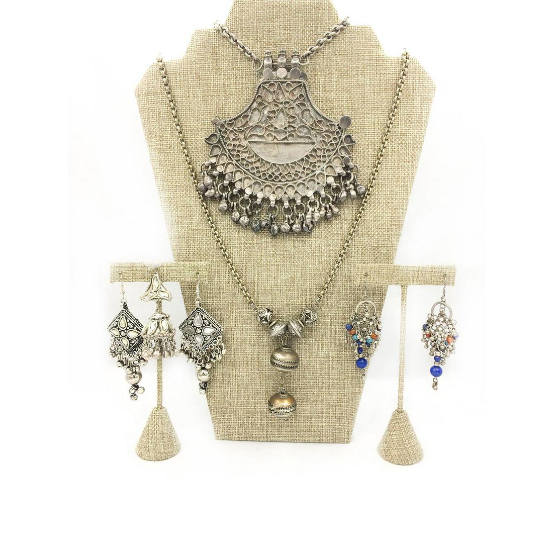 INDIAN JEWELRY, 2 PAIRS EARRINGS, 2 NECKLACES, 1 (1 of 3)