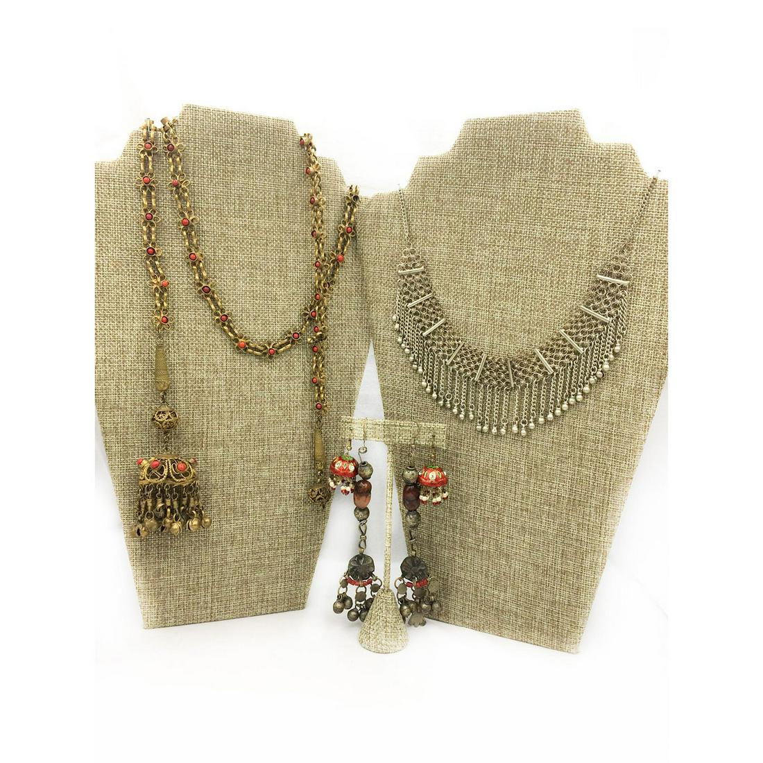 2 PAIRS INDIAN EARRINGS AND 2 NECKLACES (1 of 3)
