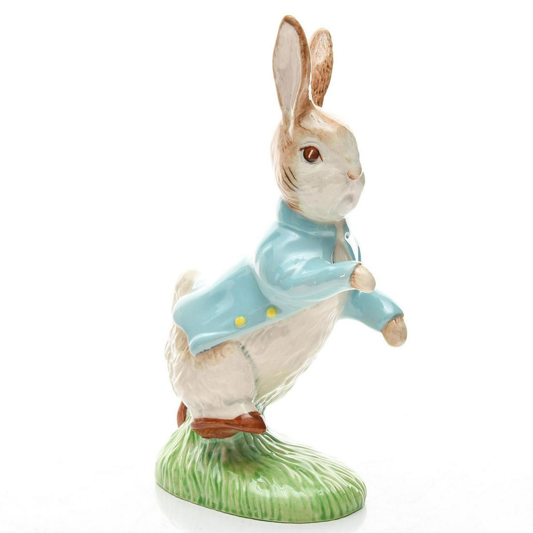 ROYAL ALBERT BEATRIX POTTER FIGURINE, PETER RABBIT (1 of 3)