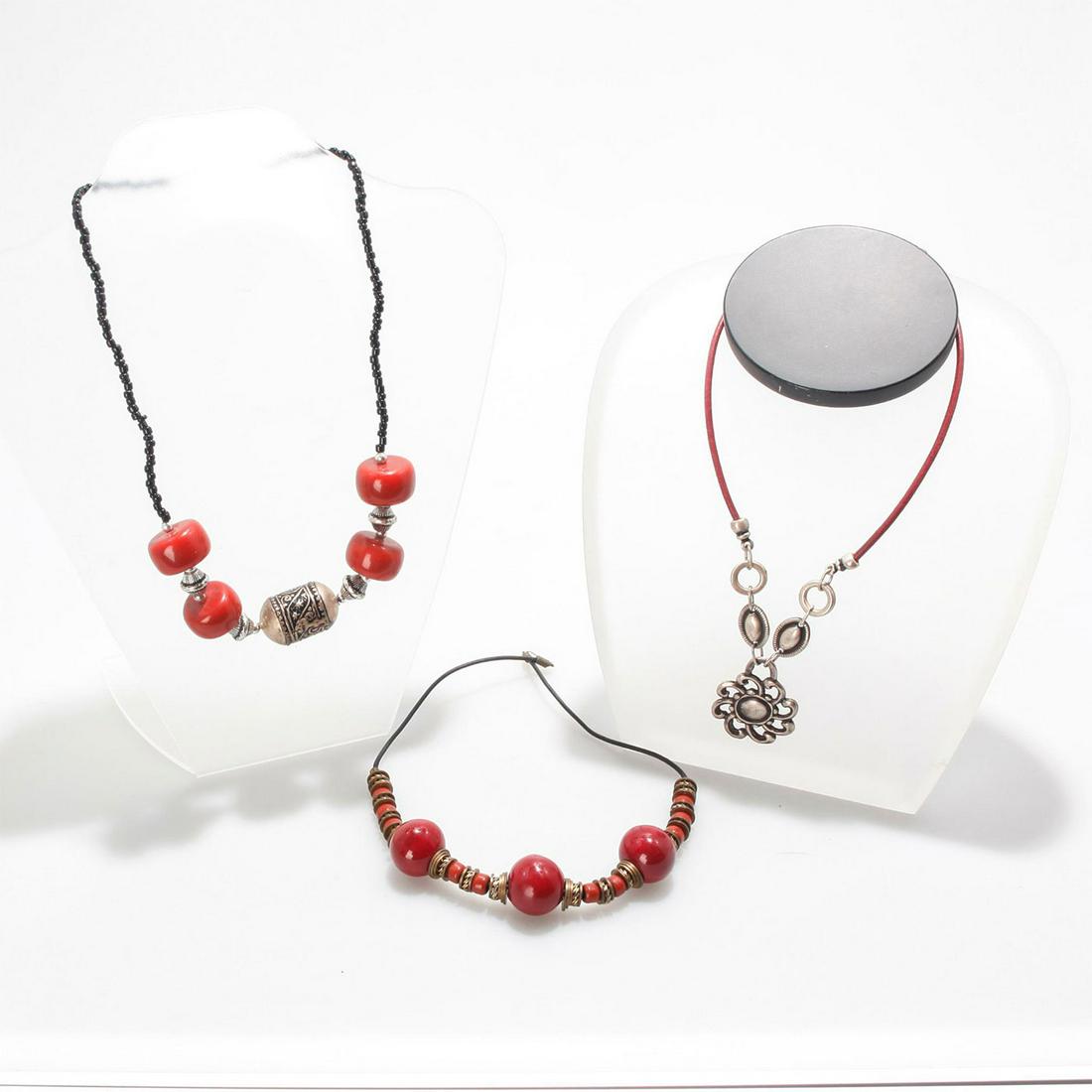 3 INDIAN STYLE NECKLACES WITH BEADS AND STONES (1 of 5)