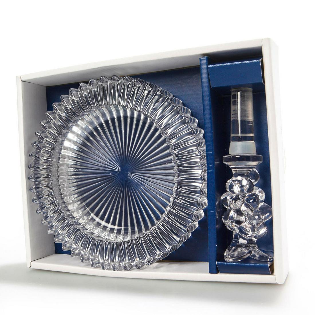 MIKASA DIAMOND FIRE WINE SET, BOTTLE COASTER AND: Crystal coaster and stopper for wine bottle. #crystalglass Issued: 20th c. Dimensions: 6"W Manufacturer: Mikasa Country of Origin: United States