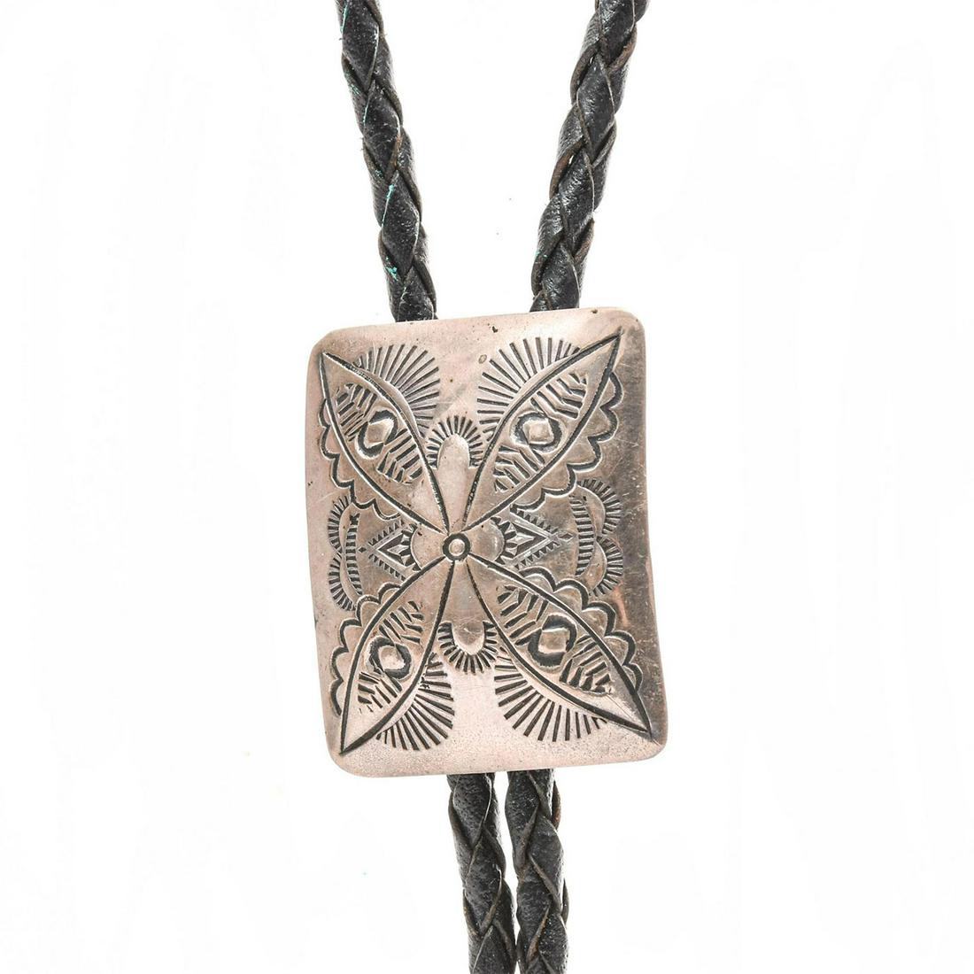 VINTAGE NAVAJO STERLING SILVER BOLO TIE SIGNED M. BEGAY (1 of 3)