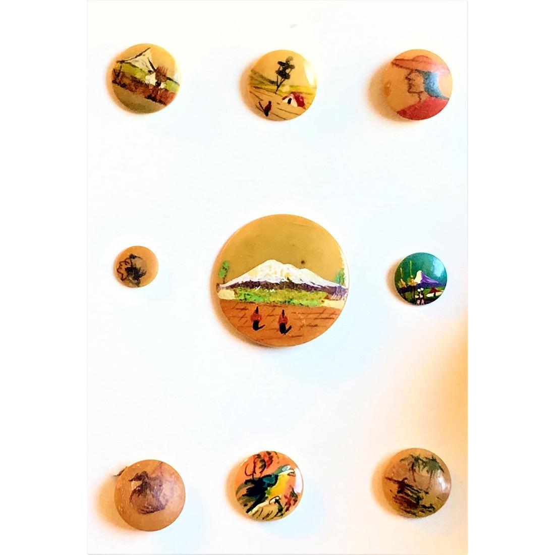 A GROUP OF 9 HAND PAINTED VEGETABLE IVORY BUTTONS: 9 S/M/L vegetable ivory buttons with hand painted scenes. ' The most unusual is the large size example in this lot, because of its size. Another unusual one is the blue example as the color is uncommo