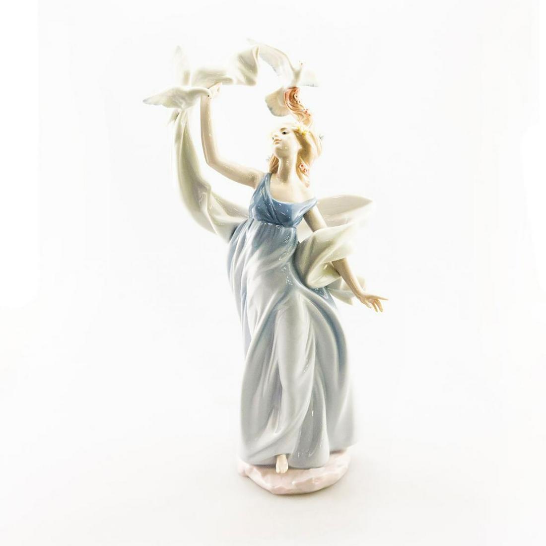 Large Lladro Lady Figurine, New Horizons 6570 (1 of 3)