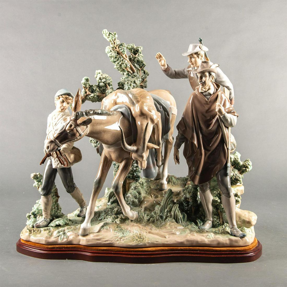 Large Lladro Figure Group, Successful Hunt 01005098 (1 of 4)