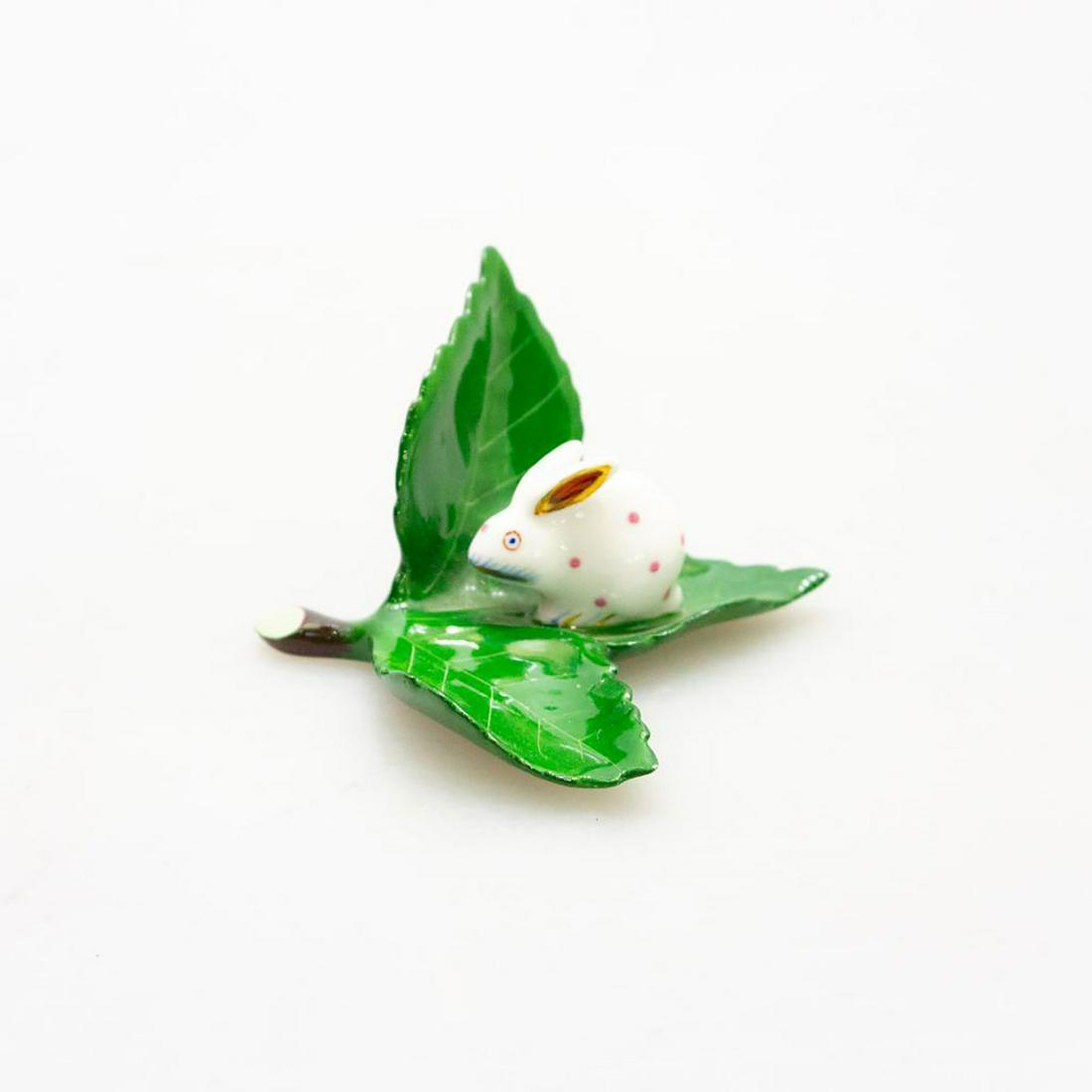 HEREND PORCELAIN MINIATURE FIGURINE RABBIT ON LEAF (1 of 3)