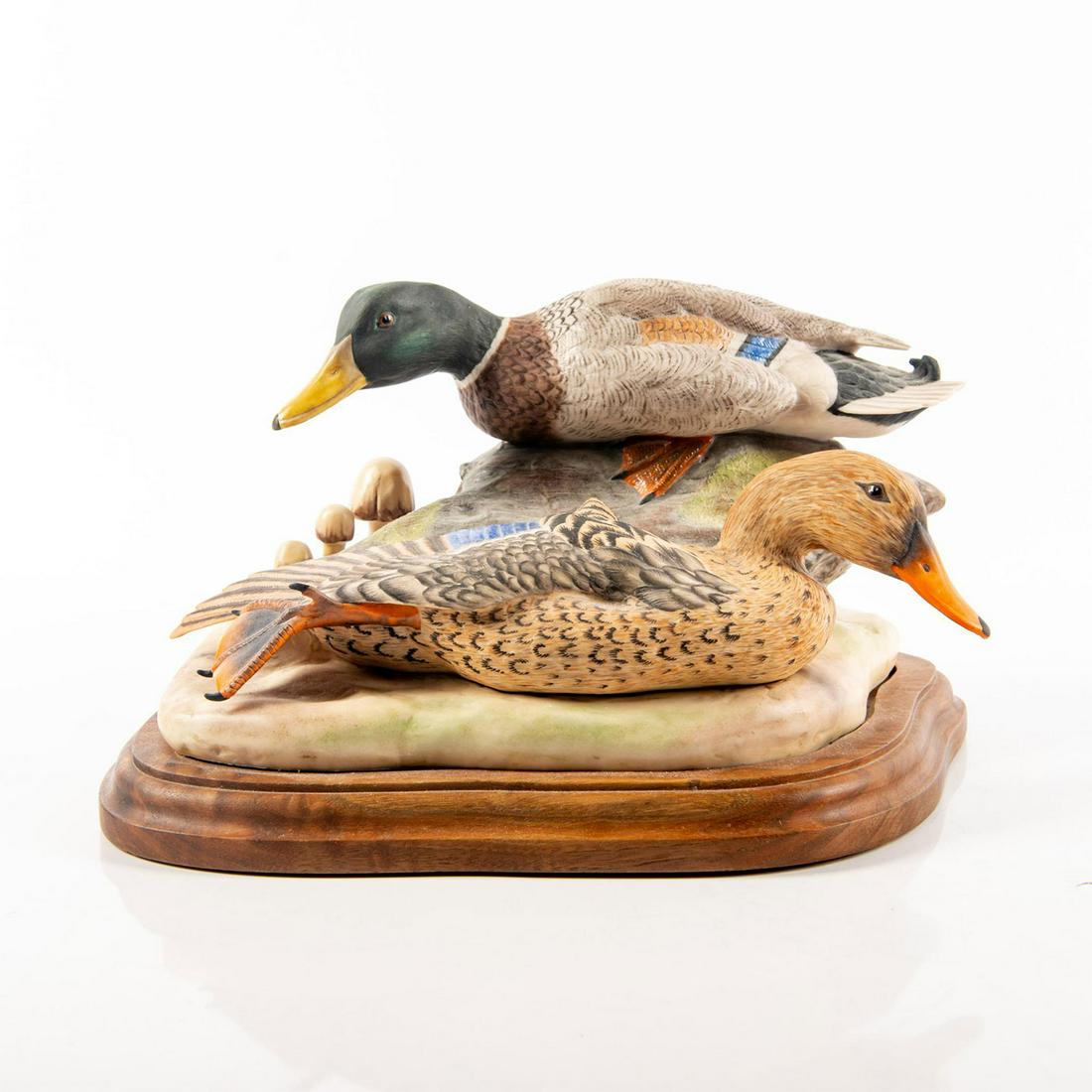 MALLARD DUCK NATURE SCULTPRTURE STUDY IN PORCELAIN (1 of 3)