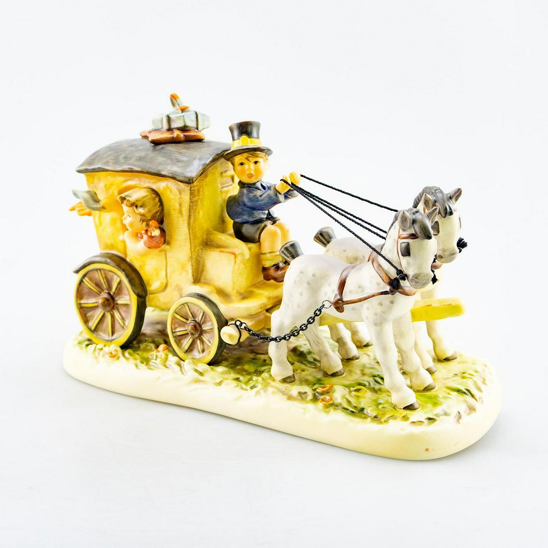 GOEBEL HUMMEL FIGURAL GROUP, FOND GOODBYE 660 (1 of 5)