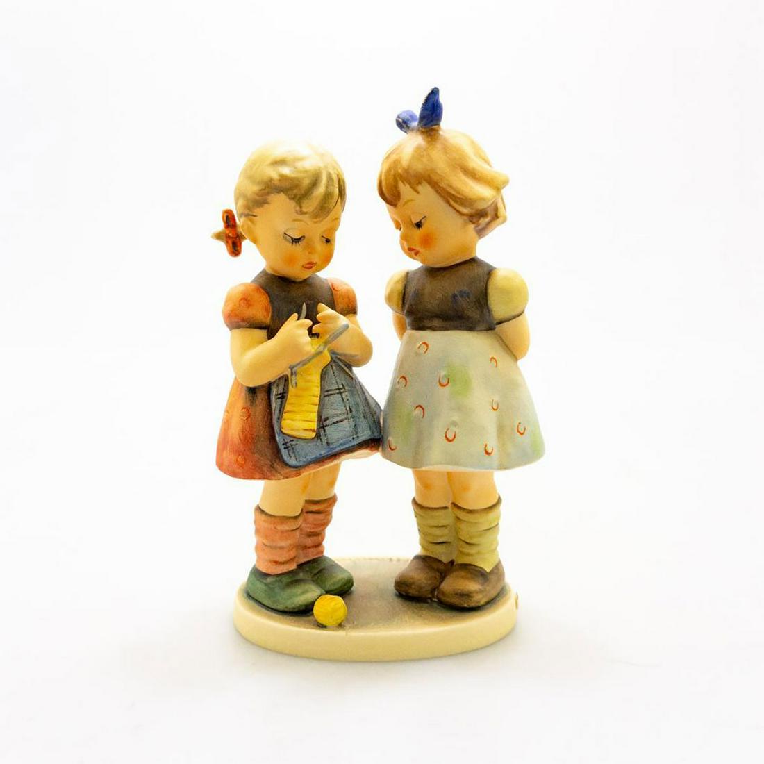 GOEBEL HUMMEL FIGURINE, KNITTING LESSON #256 (1 of 3)