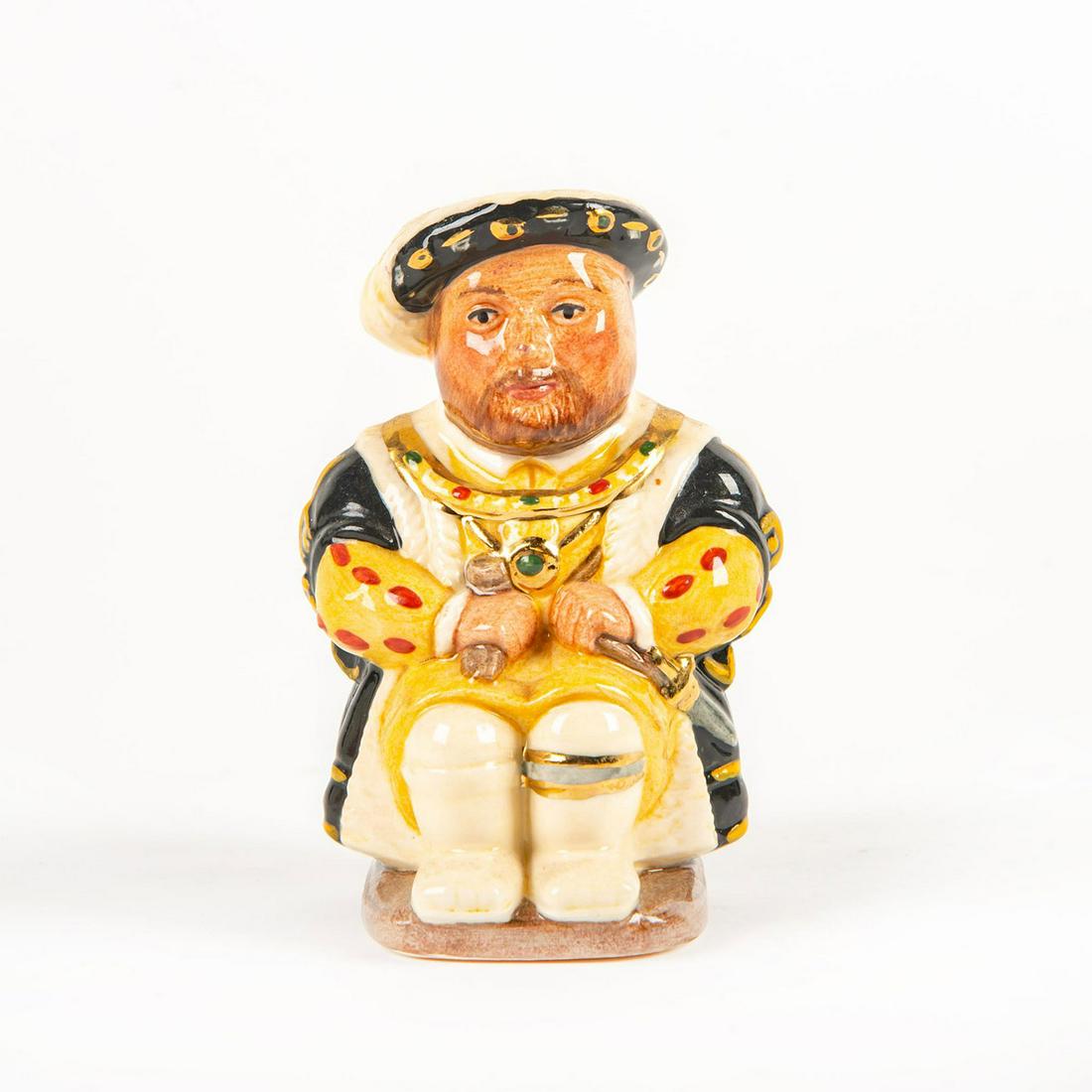 King Henry Viii D7047 - Royal Doulton Toby Jug: Royal Doulton Toby Jug, King Henry VIII D7047 (black, white, yellow and gold coloration). Designed by William K. Harper, issued 1996 in limited edition of 2,500. Size: 3.5''H (small) - Royalty Manufac