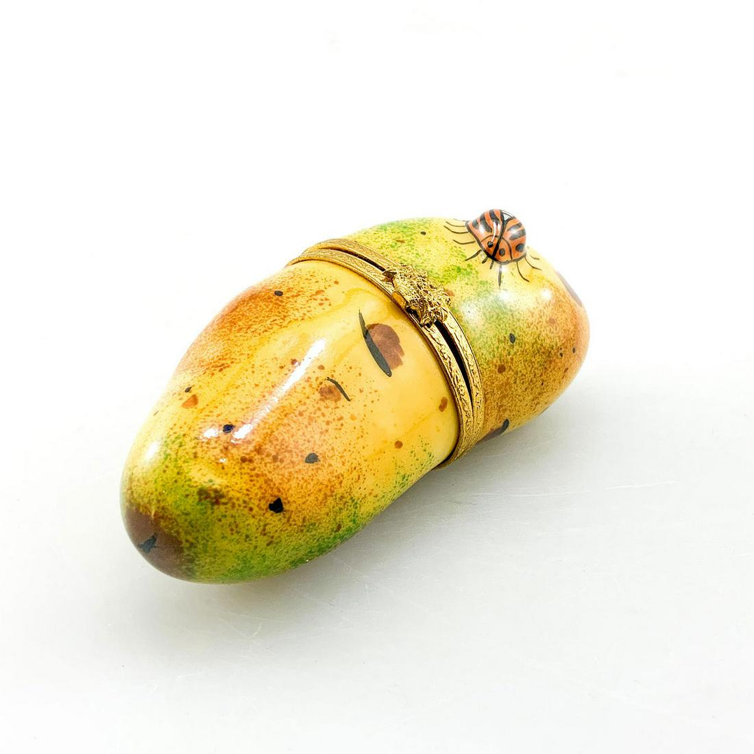Vintage French Limoges Box Of A Potato And Lady Bug: Adorable trinket box molded as a potato with a lady bug. Signed Limoges France Petit Main FV.