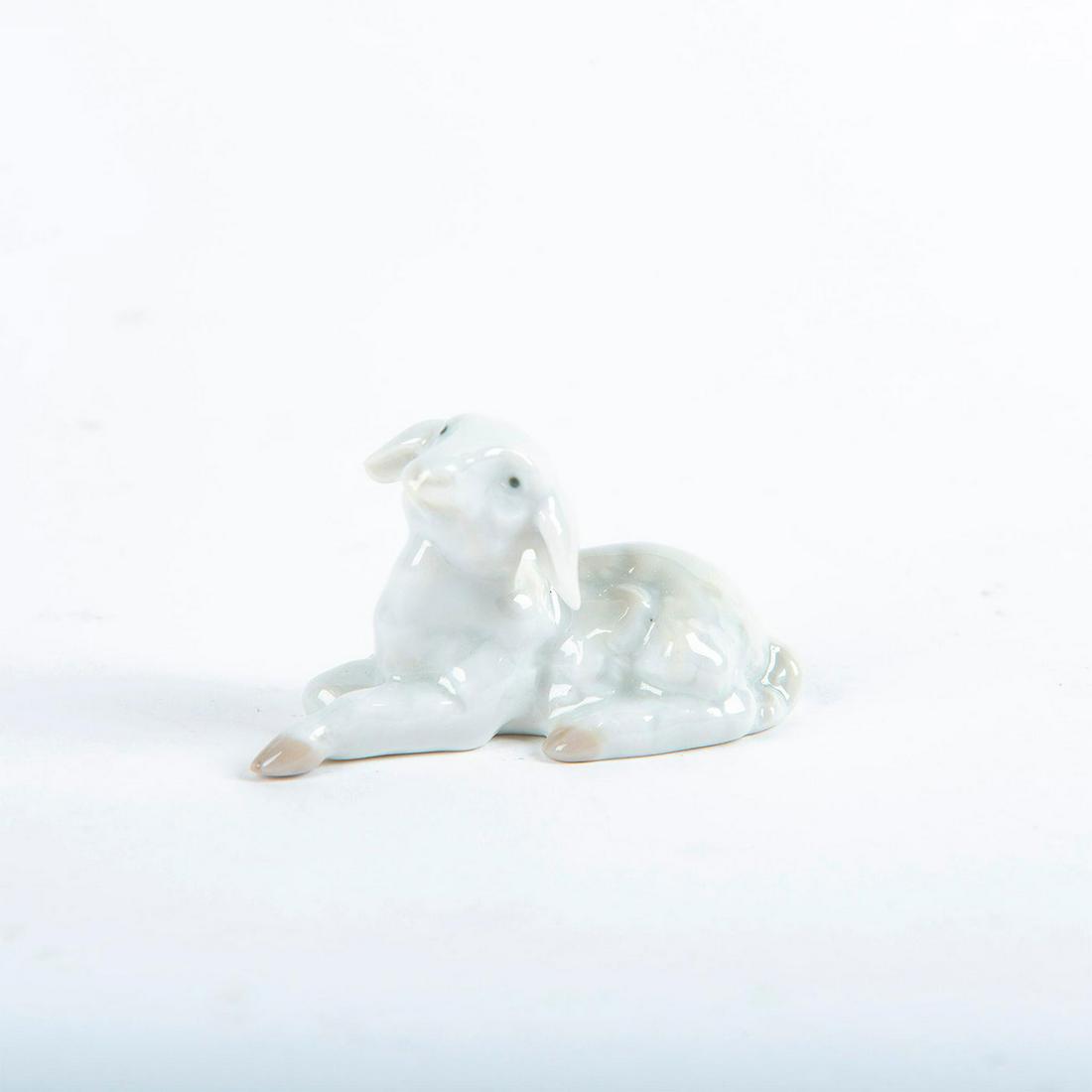 Lladro Porcelain Figurine, Little Lamb 01005750 (1 of 3)