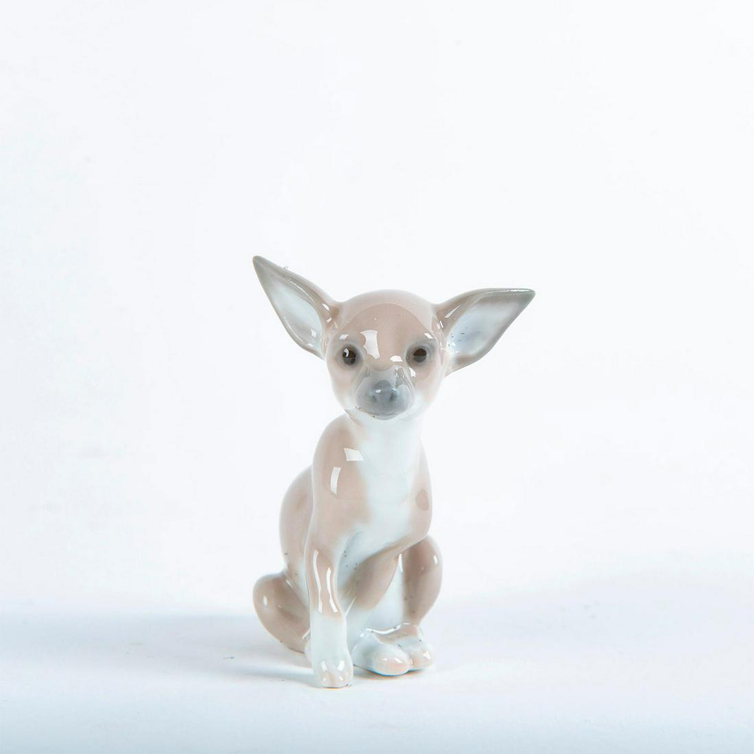 Lladro Porcelain Figurine, Chihuahua 01008367 (1 of 3)