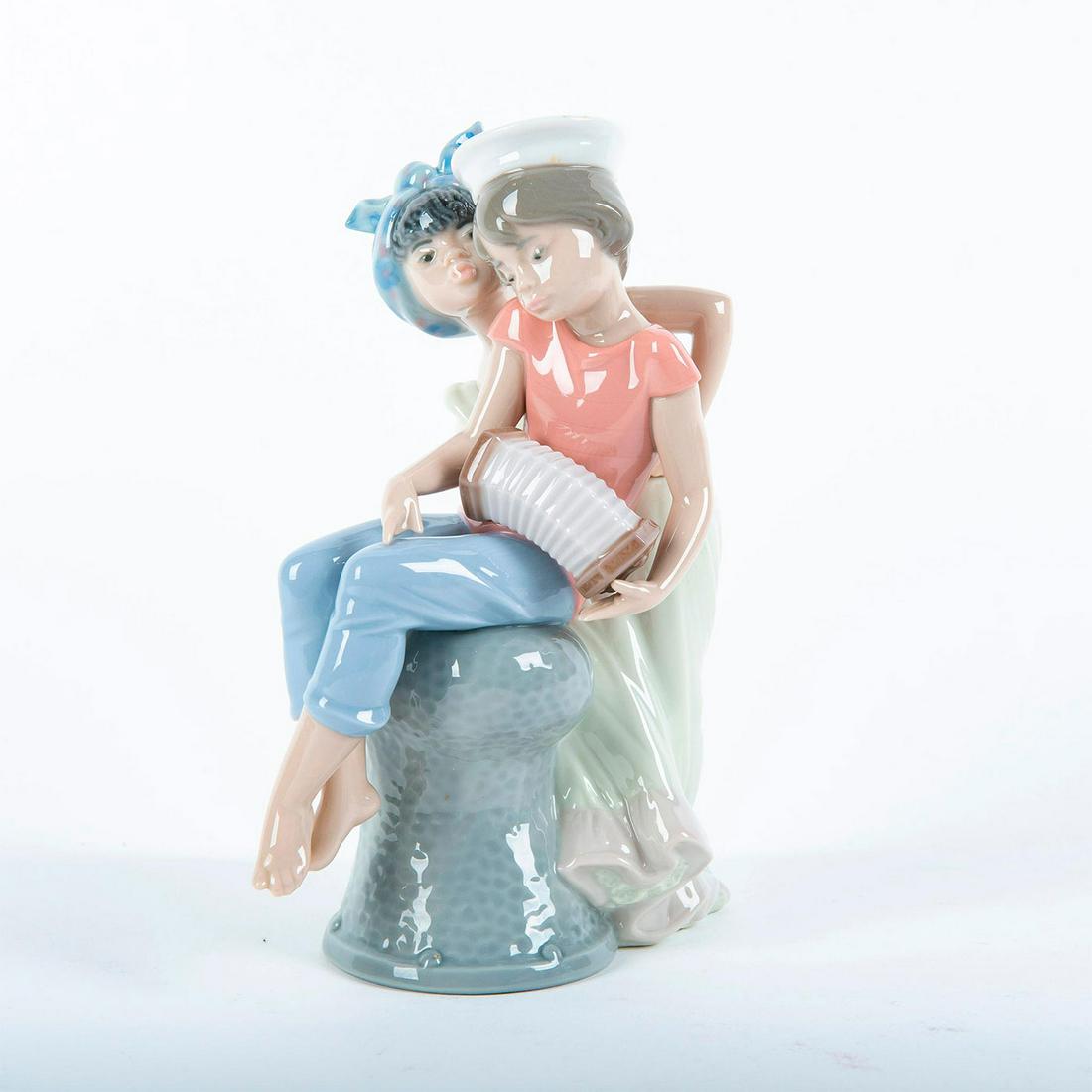 Lladro Porcelain Figurine, Caribbean Kiss 01006144 (1 of 3)