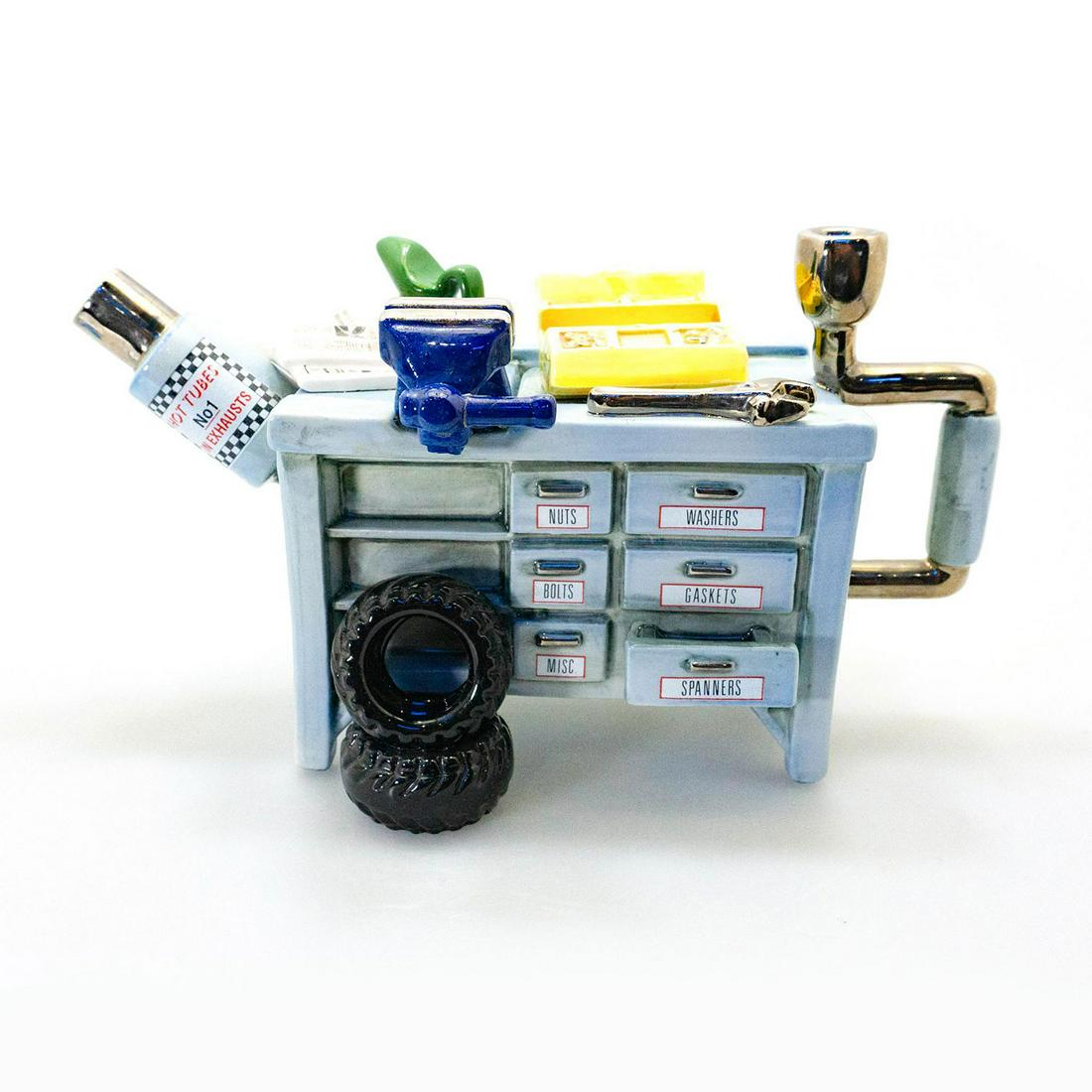 Swineside Tool Bench Teapot (1 of 4)